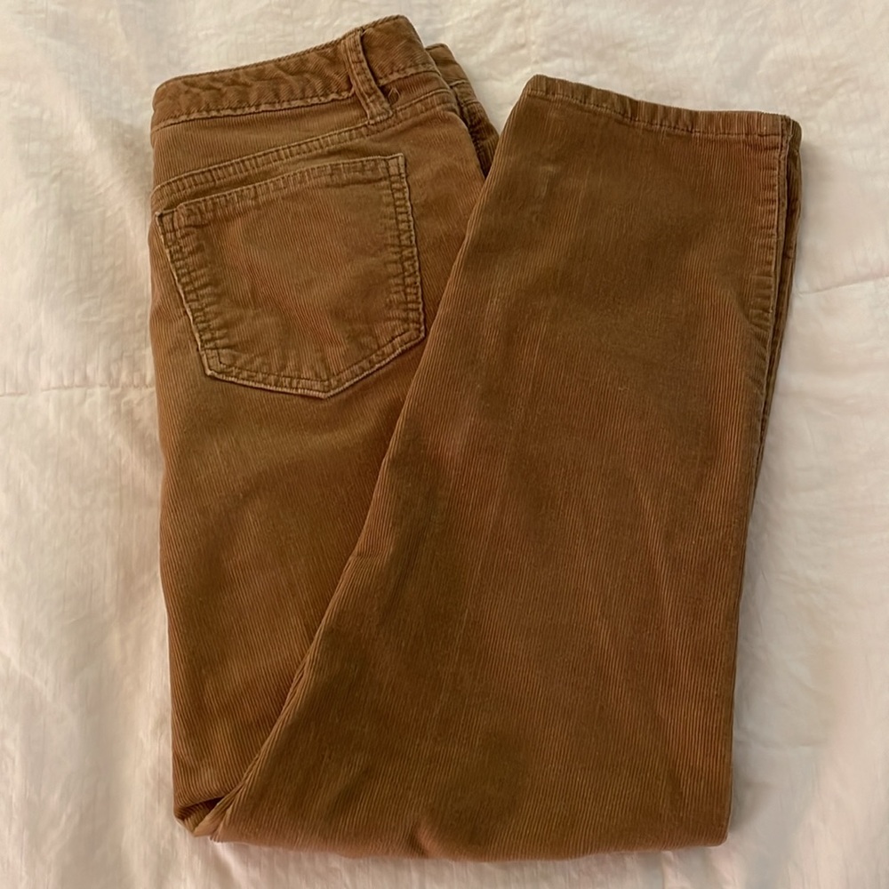 Women’s Fine-Ribbed Corduroy Pants